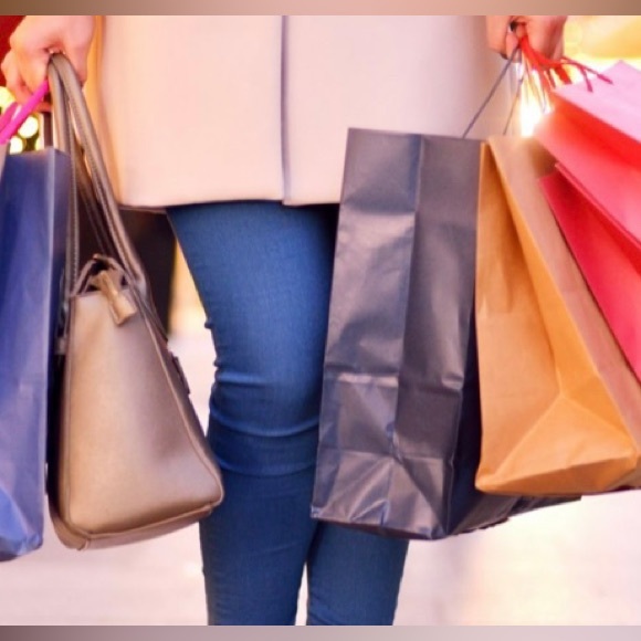 Meet your Posher, Erin - Picture 1 of 1